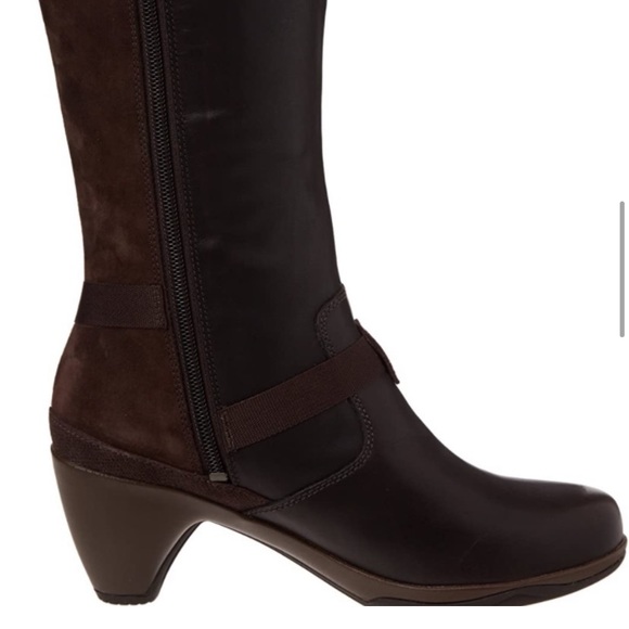 ClosetCLOSING! ALL BUNDLES NEGOTIABLE! LEATHER waterproof WEDGE BOOTS leather - Picture 1 of 12